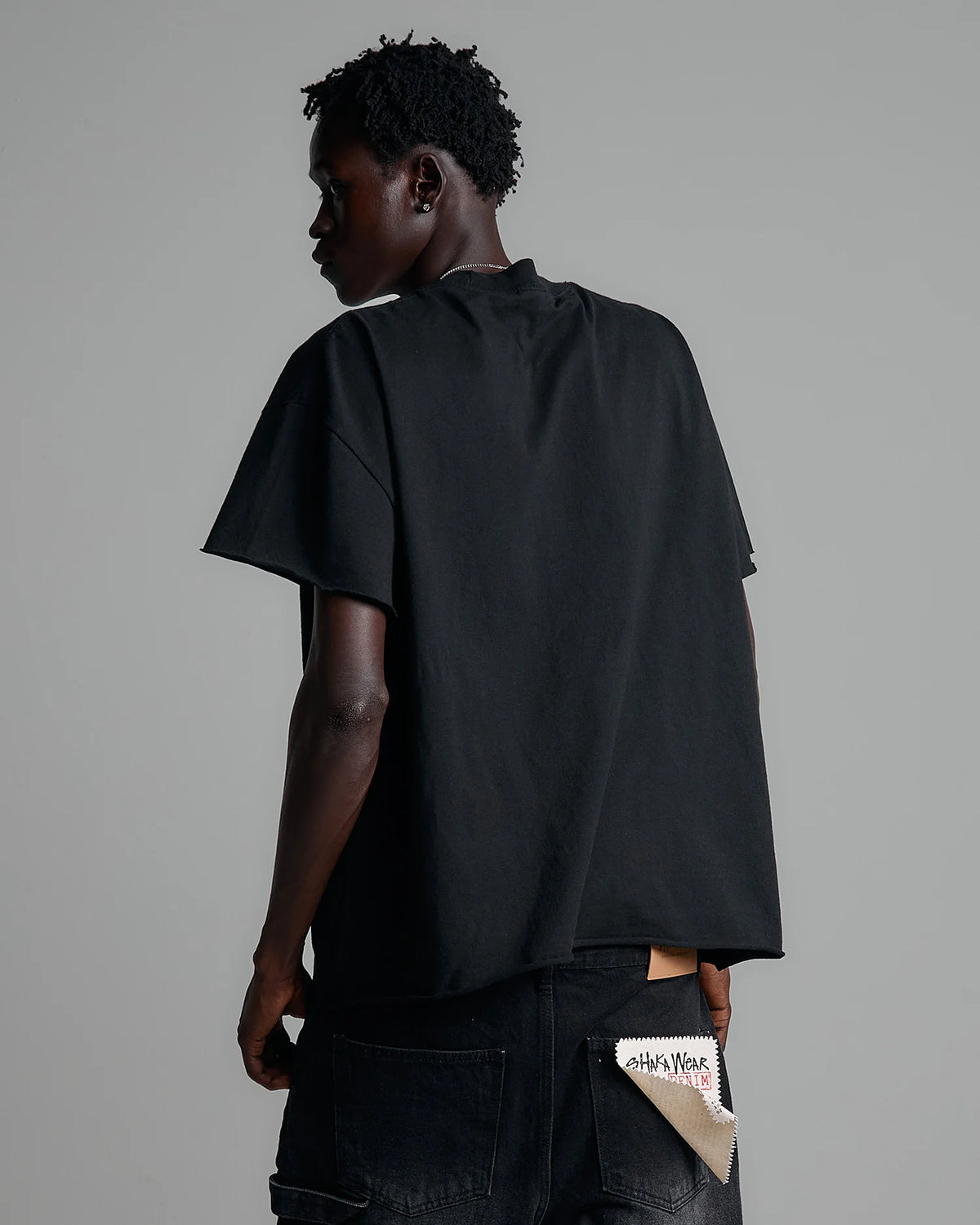 Shaka Wear 7.5oz Heavyweight Raw Hem Tee 'Black'