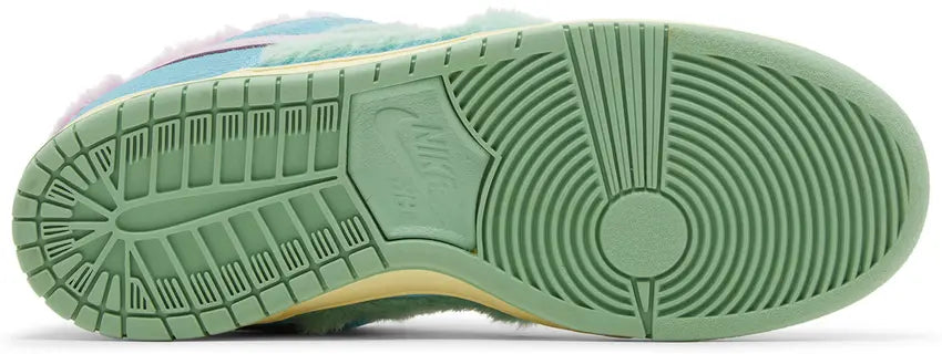 SB Dunk Low Verdy "Visty"