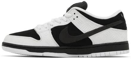 TIGHTBOOTH x Nike Dunk Low SB