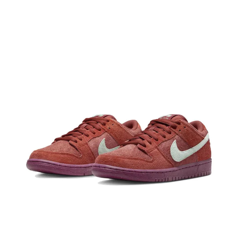 SB Dunk Low Mystic Red