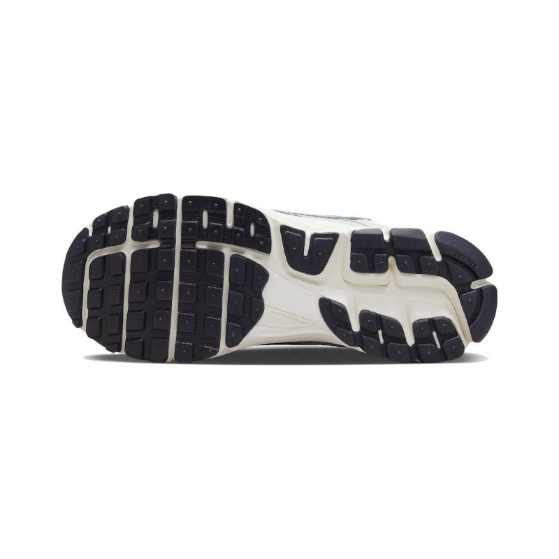 Nike Zoom Vomero 5 Metallic SIlver - Hypepieces