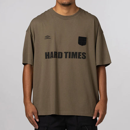 Umbro  Hard Times T-Shirt - Army Green