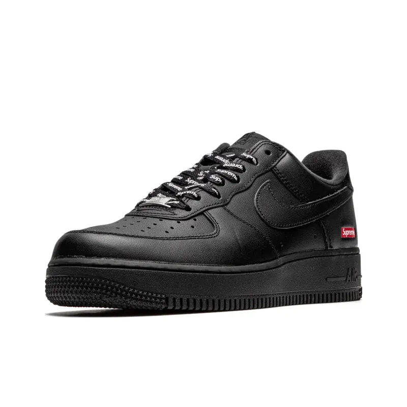 Nike Air Force 1 Supreme Triple Black